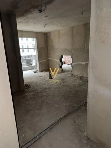 Tirane, shitet apartament 2+1+Ballkon Kati 1, 105 m² 103.000 € (UNIVERS CITY)