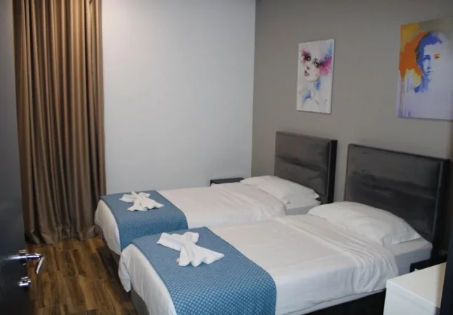 Tirane, shitet apartament 3+1 Kati 3, 122 m² 360.000 € (Pazari i ri shume prane Sheshit Avni Rustemi)