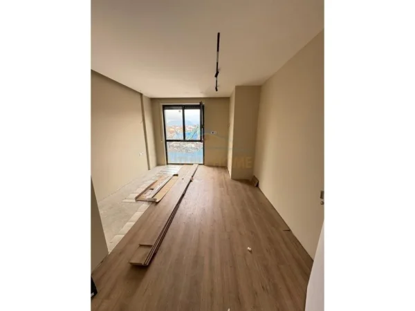 Tirane, shitet apartament 1+1+Ballkon Kati 2, 70 m² 125.000 € (Dogana)