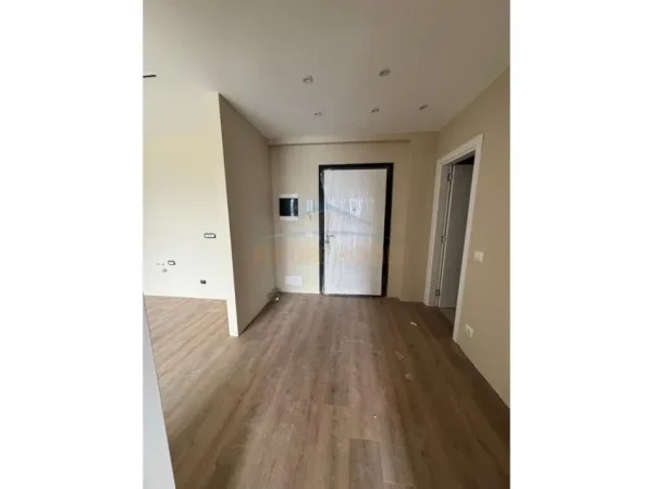Tirane, shitet apartament 1+1+Ballkon Kati 2, 70 m² 125.000 € (Dogana)
