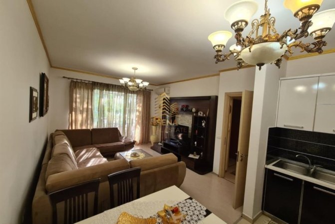 Tirane, jepet me qera apartament 1+1 Kati 3, 67 m² 500 € (Rruga Don Bosko)