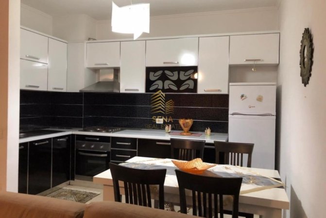 Tirane, jepet me qera apartament 1+1 Kati 3, 67 m² 500 € (Rruga Don Bosko)