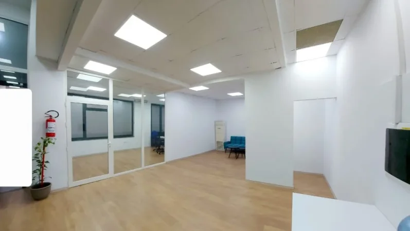 Tirane, jap me qera zyre Kati 1, 430 m² 4.300 € (Bajram Curri)