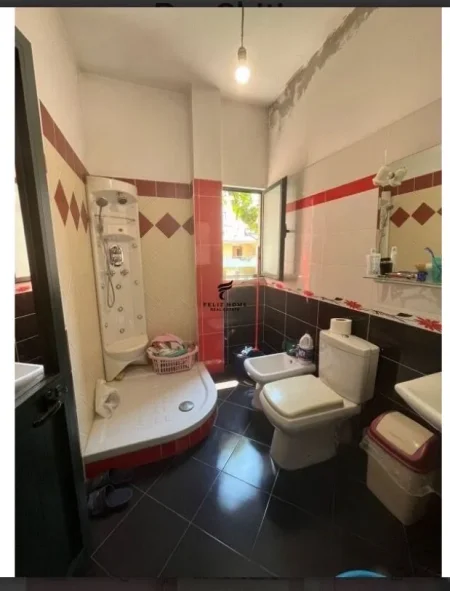 Tirane, shitet apartament 3 Katshe Kati 3, 400 m² 350.000 € (5 MAJI)