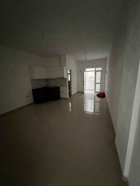 Tirane, jepet me qera apartament 1+1+Aneks+Ballkon Kati 1, 50 m² 230 € (Sabri Tofiku)