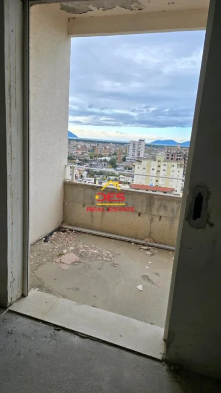 Vlore, shitet apartament 3+1+Ballkon Kati 13, 187 m² (Rruga Hajredin Haxhiraj)