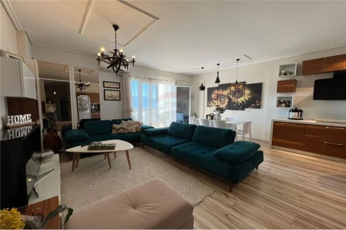Vlore, shitet apartament 3+1+Ballkon Kati 4, 148 m² 295.000 € (Tek Porti)