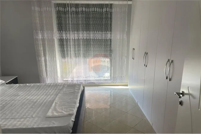Tirane, jepet me qera apartament 1+1 Kati 2, 78 m² 600 € (kompleksi delijorgji)