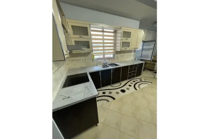 Tirane, jepet me qera apartament 2+1+Ballkon Kati 4, 100 m² 680 € (Rruga Kodra e Diellit)