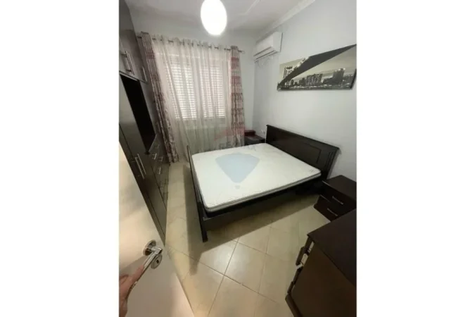 Tirane, jepet me qera apartament 2+1+Ballkon Kati 4, 100 m² 680 € (Rruga Kodra e Diellit)