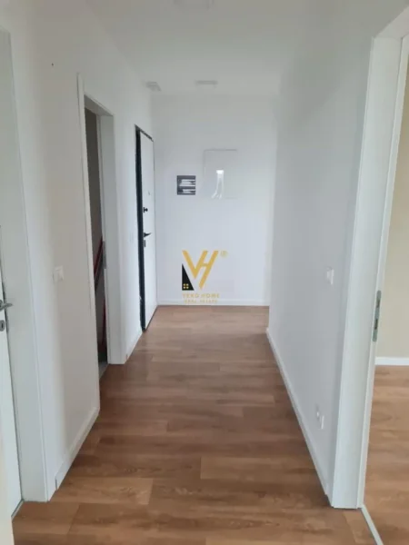 Tirane, jepet me qera zyre Kati 10, 140 m² 1.600 € (LAKEVIEW RESIDENCE)