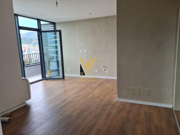 Tirane, jepet me qera zyre Kati 10, 140 m² 1.600 € (LAKEVIEW RESIDENCE)