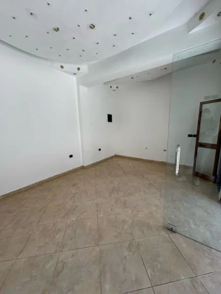 Durres, shitet dyqan Kati 0, 35 m² 69.000 € (Lagja 17, Zjarrfiksja, Durres)