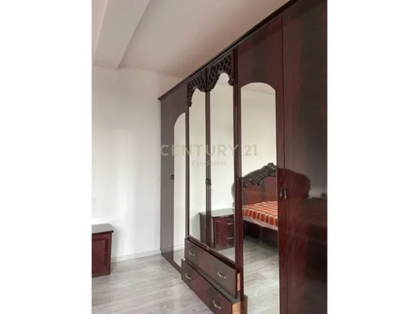 Durres, jepet me qera apartament 2+1+Ballkon Kati 3, 135 m² 280 € (spitalle)