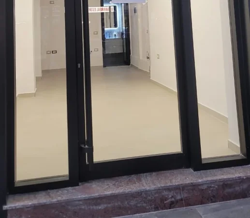 Tirane, shitet ambjent biznesi Kati 0, 42 m² 190.000 € (xhamlliku)