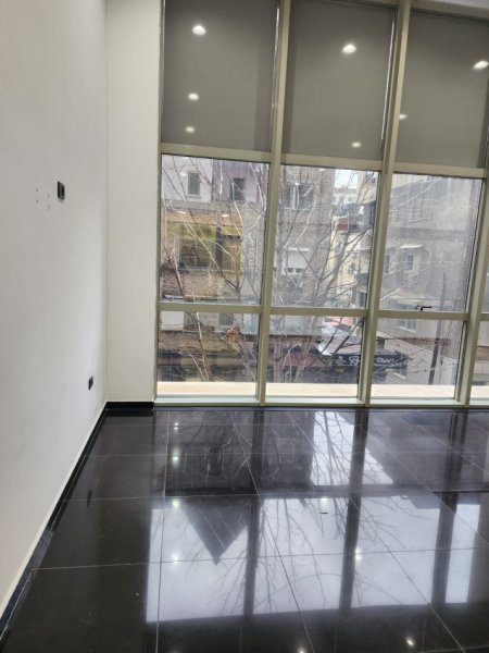 Tirane, shes dyqan Kati 1, 108 m² 225.000 € (Bardhok Biba)