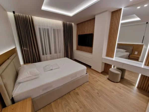 Tirane, jepet me qera apartament 2+1+Ballkon Kati 3, 115 m² 1.000 € 