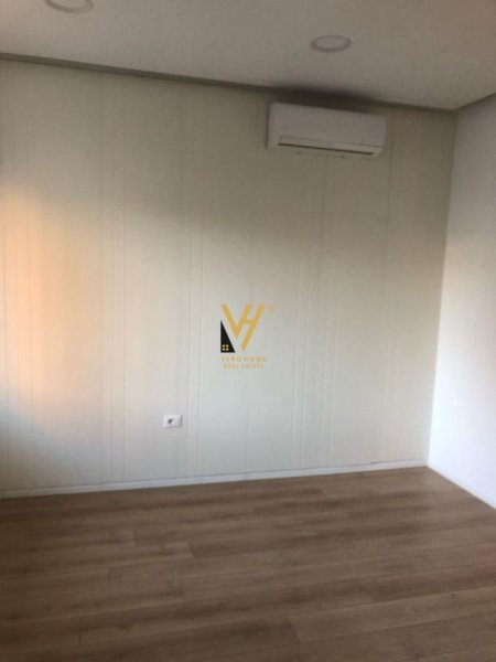 Tirane, jepet me qera Vile 2 Katshe Kati 0, 400 m² 2.000 € (KOMUNA E PARISIT)