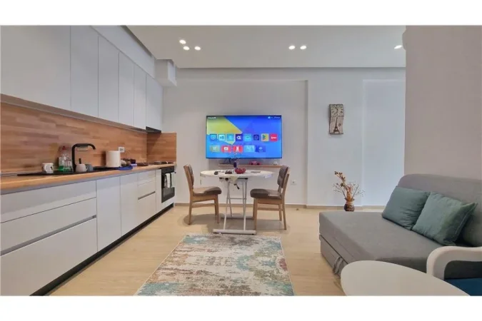 Vlore, shitet apartament 1+1+Ballkon Kati 10, 58 m² 127.600 € (Lungomare)