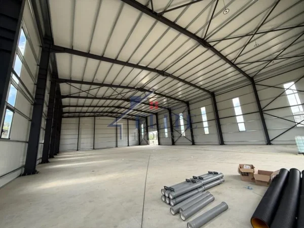 Tirane, jepet me qera magazine Kati 0, 1.075 m² 5.000 € (Kashar)