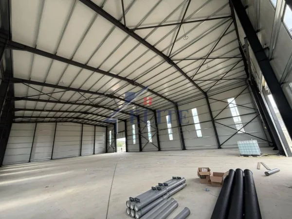 Tirane, jepet me qera magazine Kati 0, 1.075 m² 5.000 € (Kashar)