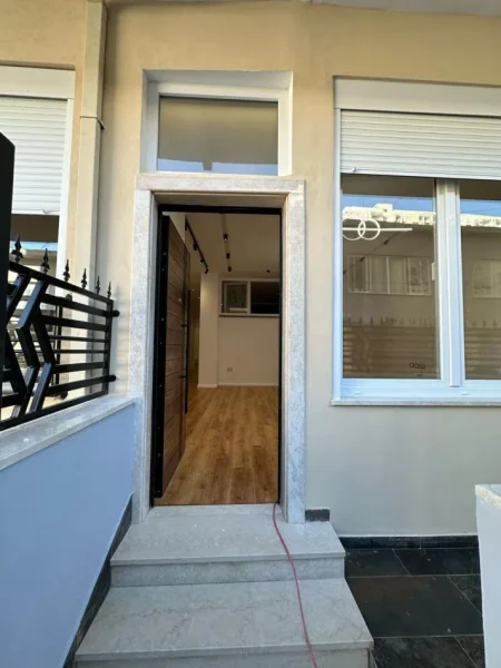 Durres, shitet apartament 2+1+Aneks+Ballkon Kati 0, 110 m² 110.000 € (Ish Urt)