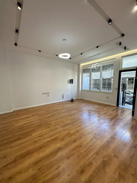 Durres, shitet apartament 2+1+Aneks+Ballkon Kati 0, 110 m² 110.000 € (Ish Urt)