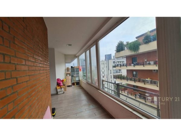 Tirane, jepet me qera apartament 2+1+Aneks+Ballkon Kati 10, 165 m² 1.800 € (Blloku)