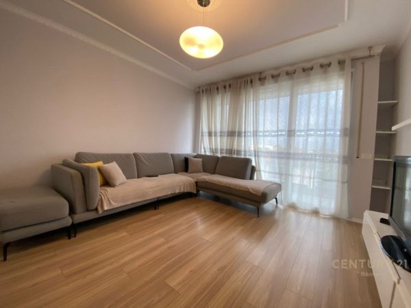 Tirane, jepet me qera apartament 2+1+Aneks+Ballkon Kati 2, 104 m² 800 € (Don Bosko)