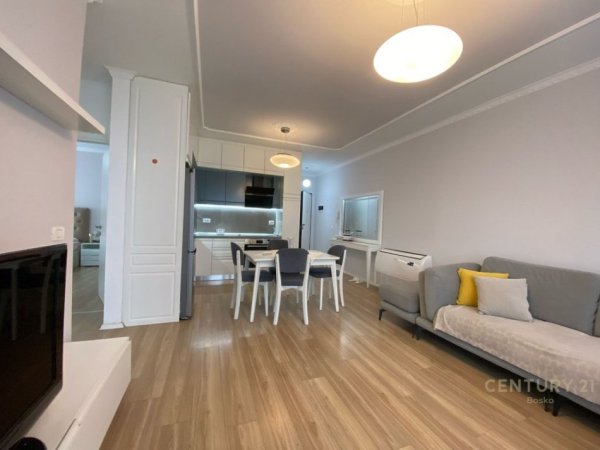 Tirane, jepet me qera apartament 2+1+Aneks+Ballkon Kati 2, 104 m² 800 € (Don Bosko)