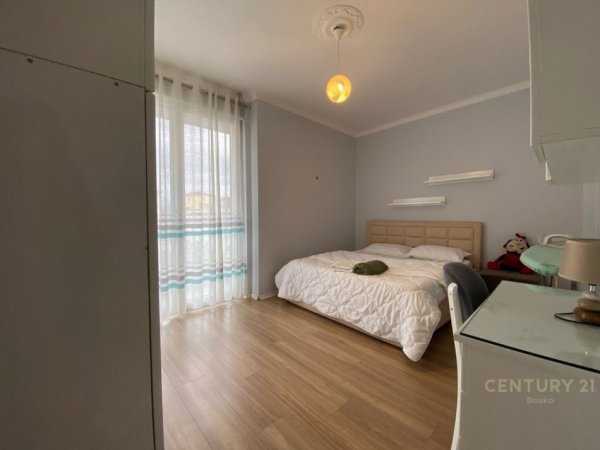 Tirane, jepet me qera apartament 2+1+Aneks+Ballkon Kati 2, 104 m² 800 € (Don Bosko)