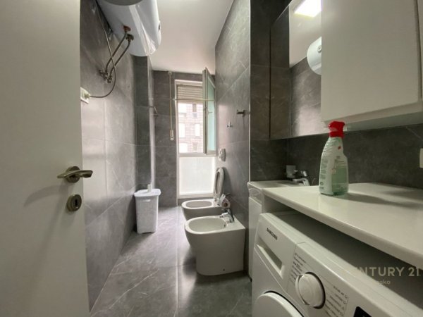 Tirane, jepet me qera apartament 2+1+Aneks+Ballkon Kati 2, 104 m² 800 € (Don Bosko)