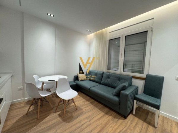 Tirane, jepet me qera apartament 1+1+Ballkon Kati 7, 55 m² 650 € (JEPET APARTAMENT 1+1 ME QERA TE KOMPLEKSI DELIJORGJI 650 EURO)