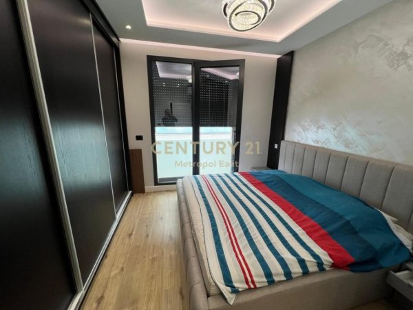 Tirane, jepet me qera apartament 3+1+Aneks+Ballkon Kati 2, 129 m² 2.360 € (Halisof, TEG)
