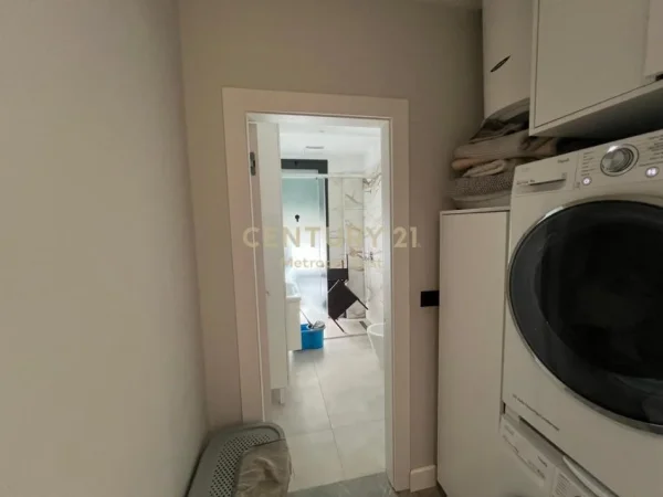 Tirane, jepet me qera apartament 3+1+Aneks+Ballkon Kati 2, 129 m² 2.360 € (Halisof, TEG)