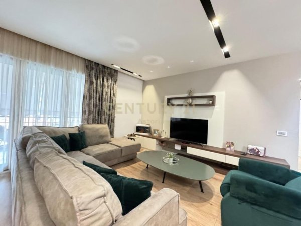 Tirane, jepet me qera apartament 2+1+Aneks+Ballkon Kati 1, 125 m² 1.400 € (Delijorgji)