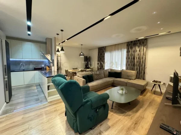 Tirane, jepet me qera apartament 2+1+Aneks+Ballkon Kati 1, 125 m² 1.400 € (Delijorgji)