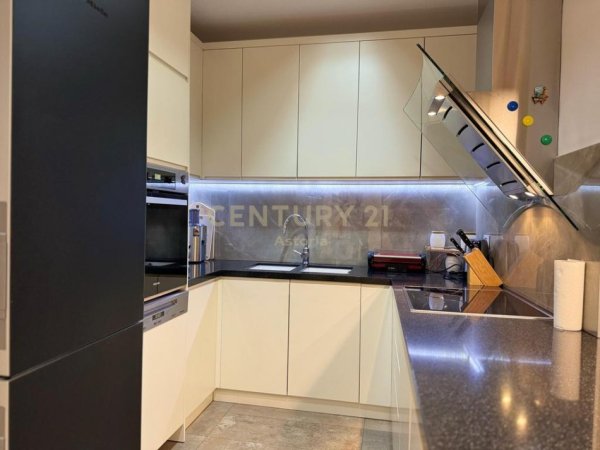 Tirane, jepet me qera apartament 2+1+Aneks+Ballkon Kati 1, 125 m² 1.400 € (Delijorgji)