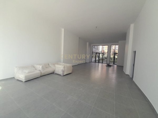 Tirane, shes ambjent biznesi Kati 0, 130 m² 520.000 € (KOMPLEKSI ZIRKON)