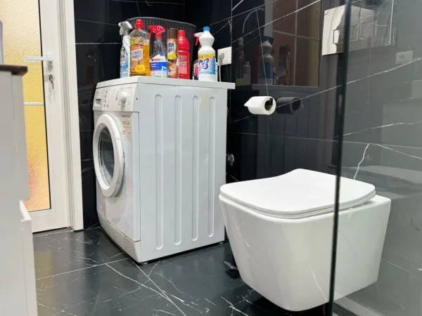 Tirane, jap me qera garsonier 1+1+Ballkon , 35 m² 35 € (Frederik Shiroka)