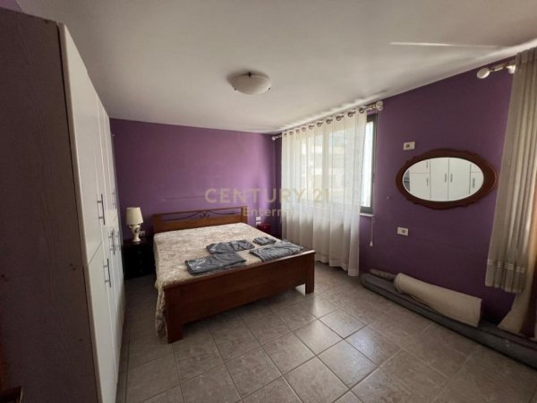 Tirane, jepet me qera apartament duplex Dublex Kati 3, 158 m² 1.000 € (Bulevardi Zogu i Parë)
