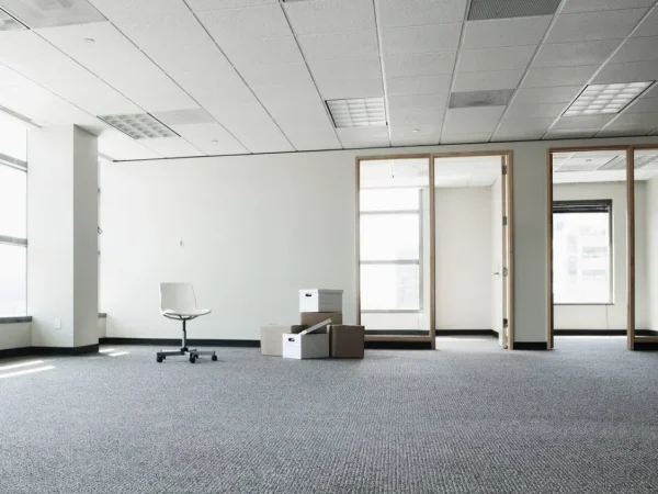 Tirane, jepet me qera zyre Kati 6, 224 m² 3.150 € (Ish Blloki)