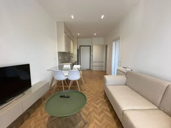Tirane, jepet me qera apartament 1+1+Aneks+Ballkon Kati 3, 66 m² 850 € (Garden Building)