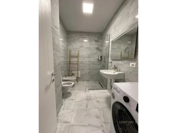 Tirane, jepet me qera apartament 1+1+Aneks+Ballkon Kati 3, 66 m² 850 € (Garden Building)