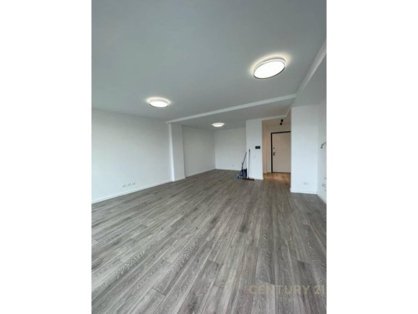 Tirane, jepet me qera apartament 2+1+Aneks+Ballkon Kati 9, 125 m² 1.300 € (Lake View)