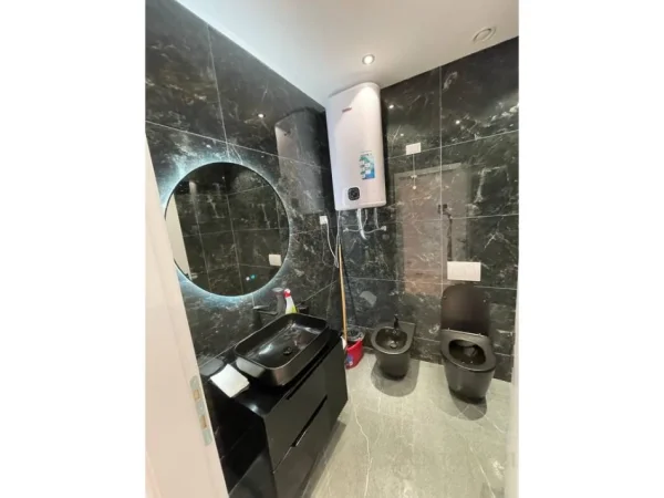 Tirane, jepet me qera apartament 2+1+Aneks+Ballkon Kati 9, 125 m² 1.300 € (Lake View)