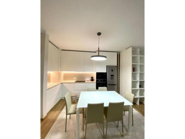 Tirane, shes apartament 2+1+Aneks+Ballkon Kati 10, 117 m² 315.000 € (Rruga Sami Frashëri)