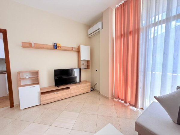 Tirane, jepet me qera Vile 2+1+Ballkon Kati 1, 70 m² 550 € (Prane Liqenit te Thate)
