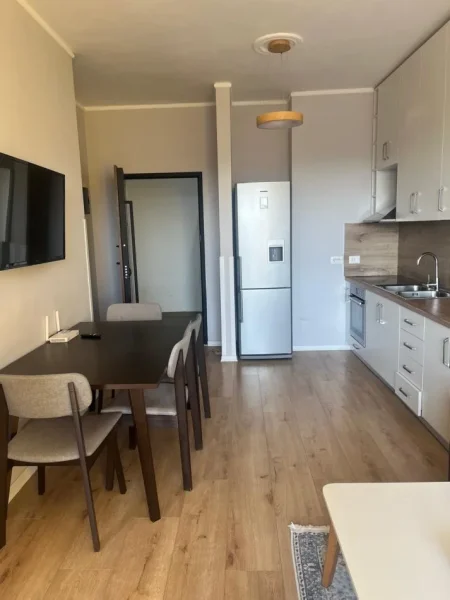 Tirane, jepet me qera apartament 2+1+Ballkon Kati 6, 68 m² 450 € (Rr 3 Deshmoret)