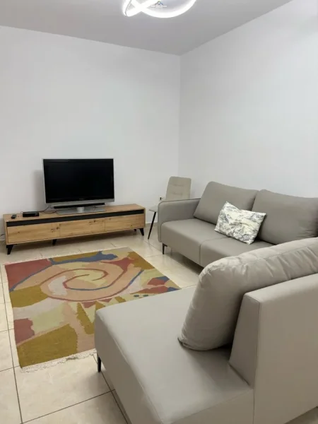 Tirane, jepet me qera apartament 2+1 Kati 1, 106 m² 630 € (qsut)